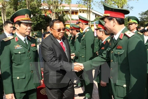 Presidente de Laos aboga por estrechar lazos con Vietnam