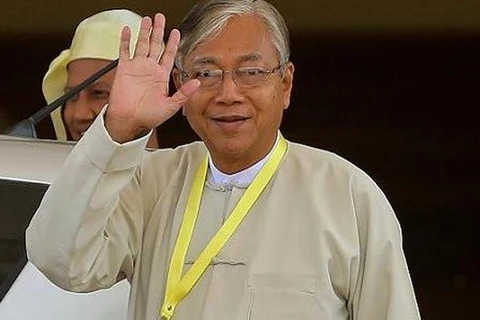 Presidente de Myanmar promete una república federal democrática