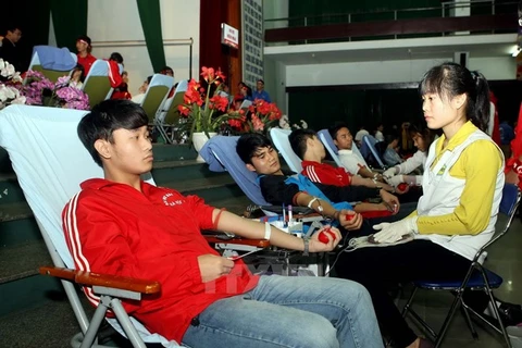 Voluntarios vietnamitas se suman al movimiento de donación de sangre “Domingo Rojo 2018”