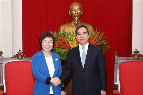 Jefe de Comisión Económica del Partido Comunista de Vietnam recibe a presidenta de KOICA