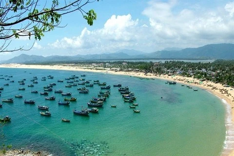 Provincia vietnamita construye complejo turístico para atraer turistas 