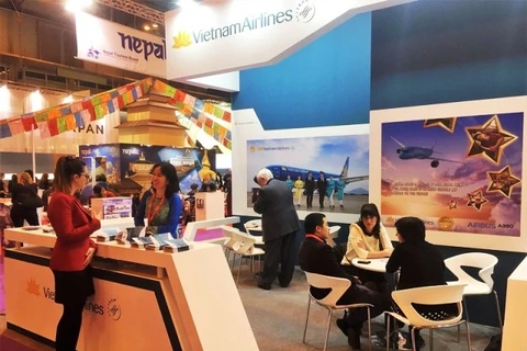 Difunden servicios de Vietnam Airlines en Feria Internacional de Turismo en España