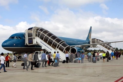 Quang Ninh y Vietnam Airlines establecen cooperación estratégica