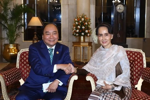 Premier vietnamita cumple amplia agenda al margen de Cumbre conmemorativa India- ASEAN