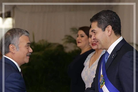 Presidente de Honduras desea impulsar relaciones con Vietnam