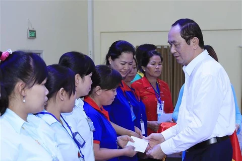 Presidente vietnamita reconoce esfuerzos para mejorar la vida de los obreros