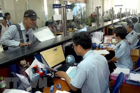 Ciudad Ho Chi Minh honra a empresas con aportes al sector de aduanas