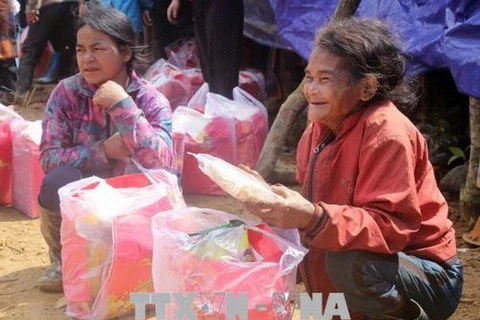 Vietnam distribuye arroz para apoyar a desfavorecidos en ocasión de Tet