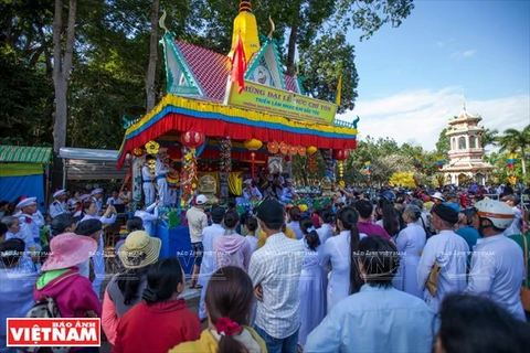 Secta Cao Dai celebra el mayor ritual anual