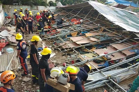 Filipinas: Derrumbe de edificio deja cinco muertos