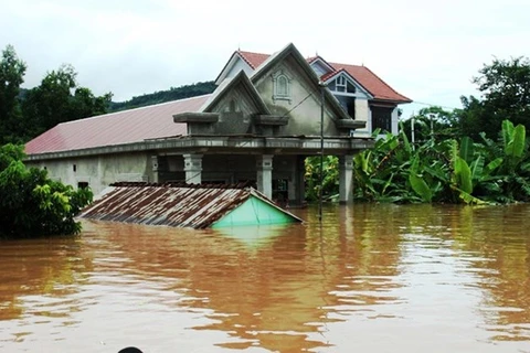 Construyen casas resistentes a tormentas para las víctimas del tifón en Quang Nam