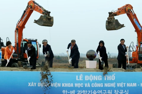 Vietnam y Sudcorea robustecen colaboración en ciencia- tecnología