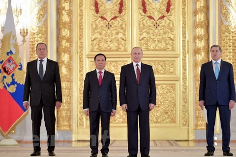 Vladimir Putin destaca desarrollo de relaciones Vietnam-Rusia 