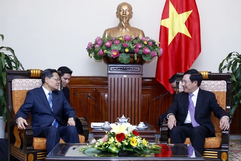 Vicepremier vietnamita invita inversiones de Guangxi de China en desarrollo de infraestructura 