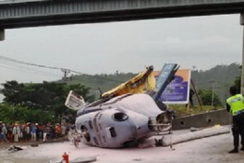  Accidente de helicóptero deja un muerto y nueve heridos en Indonesia