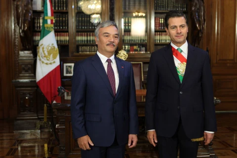 Presidente de México se compromete a impulsar relación integral con Vietnam