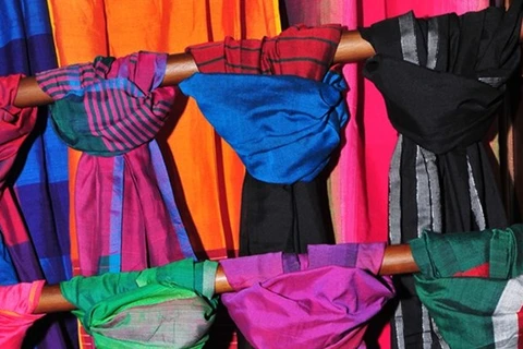 Presentan en Hanoi arte textil tradicional de Sri Lanka