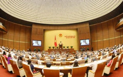 Parlamento vietnamita prosigue quinto pleno con debate de numerosos asuntos socioeconómicos
