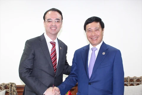 Vicepremier y canciller vietnamita se reúne con ministro de Asuntos Exteriores de Japón