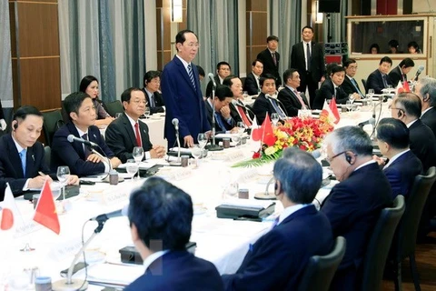 Presidente de Vietnam promete alfombra roja para inversionistas japonesas