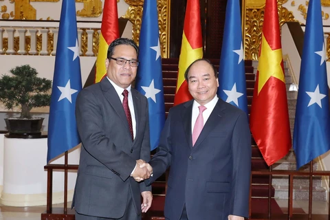 Premier de Vietnam exhorta a impulsar nexos comerciales e inversionistas con Micronesia 
