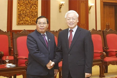 Máximo dirigente partidista de Vietnam recibe al vicepresidente del Parlamento de Laos