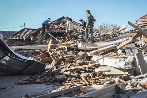 Isla Lombok de Indonesia se elevó 25 centímetros tras sismo