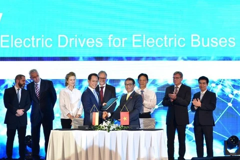 Vietnam fabrica autobuses eléctricos hacia un futuro verde 