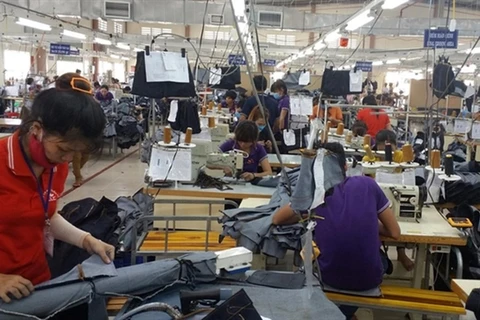 Inversores indios prestan interés en mercado de mezclilla de Vietnam 