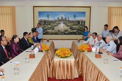 Asociaciones de amistad de Vietnam y Camboya por profundizar cooperación 