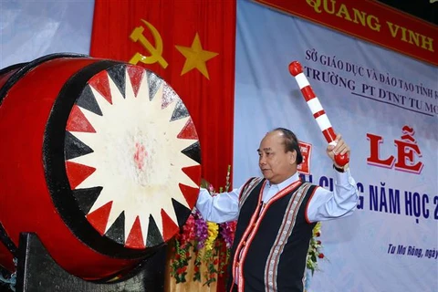 Dirigentes vietnamitas participan en actos de inicio de nuevo curso académico 