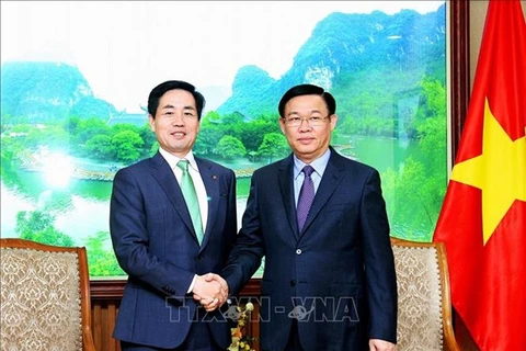 Vietnam apoya la expansión del grupo surcoreano Lotte, afirma vicepremier 
