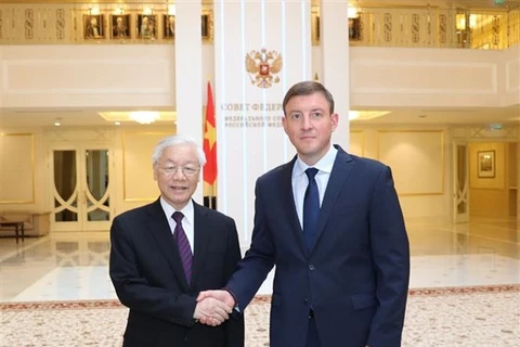 Secretario general del PCV se reúne con dirigente del Consejo de la Federación de Rusia