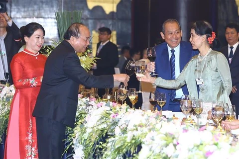 Premier de Vietnam invita a líderes mundiales a visitar su país como turistas 