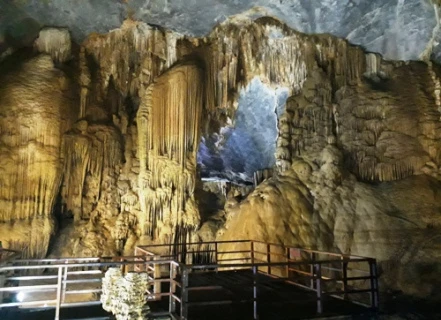 Cueva Paraíso: Museo de arte natural