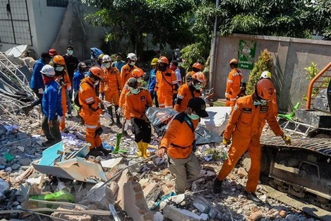 Provincia indonesia afectada por sismo y tsunami entrará en etapa de reconstrucción 