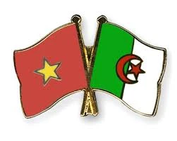 Dirigentes de Vietnam felicitan a Argelia por 64 aniversario del Día de la Revolución 