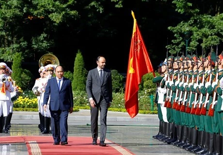 Prensa francesa acapara visita del premier Edouard Philippe a Vietnam 