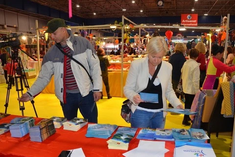 Productos artesanales vietnamitas en Feria Internacional en Francia