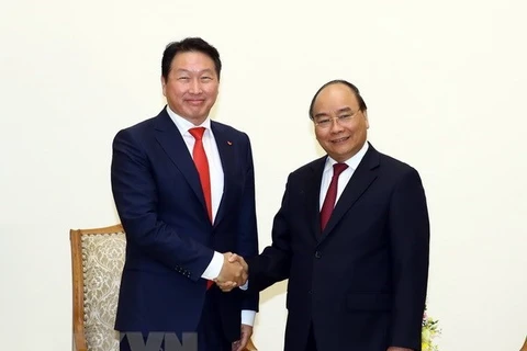 Premier de Vietnam pide a inversores coreanos expandir sus operaciones en Hanoi