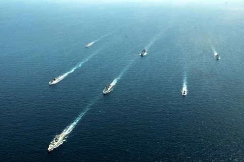 Armadas de la India y Singapur efectúan ejercicio militar a gran escala 