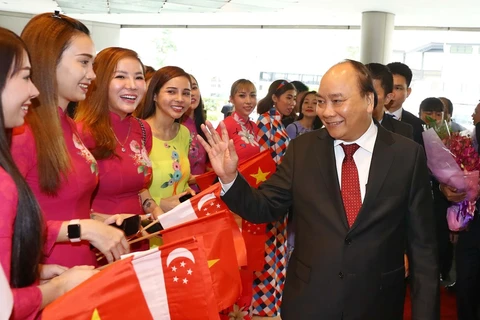 Premier vietnamita llega a Singapur para Cumbre de ASEAN