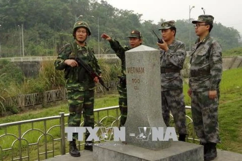 Vietnam asiste a Laos en capacitación de guardia fronteriza