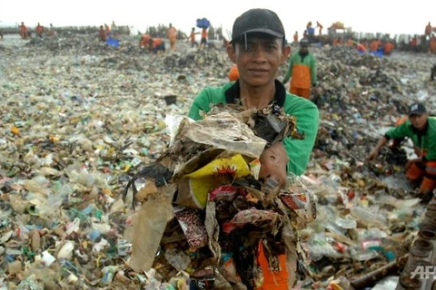 Indonesia trabaja para eliminar toneladas de basura en archipiélago Mil Islas