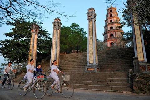 Fotógrafo francés captura la belleza de pagodas vietnamitas