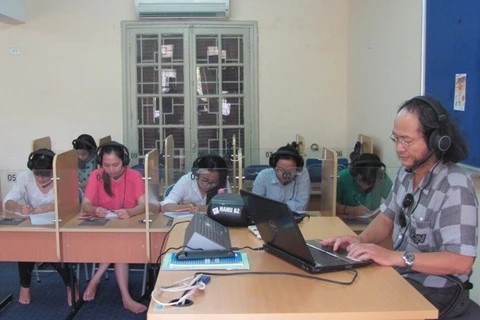 Debaten en Ciudad Ho Chi Minh renovación de métodos de enseñanza de lenguas extranjeras