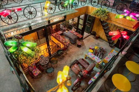Cafetería en Hanoi contribuye a proteger el medio ambiente con materiales reciclados