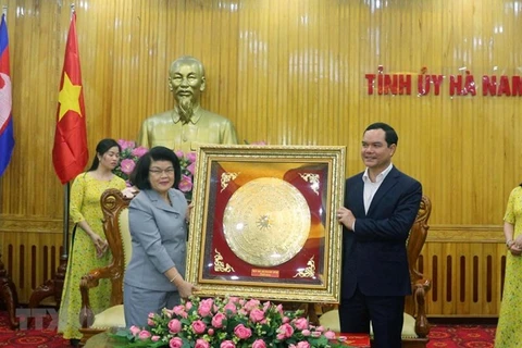 Delegación de la Asamblea Nacional de Camboya visita provincia vietnamita de Ha Nam