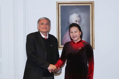 Destaca líder parlamentaria vietnamita papel de la Asociación de Amistad de Francia con su país 