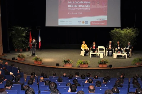 Impulsan cooperación entre localidades vietnamitas y francesas